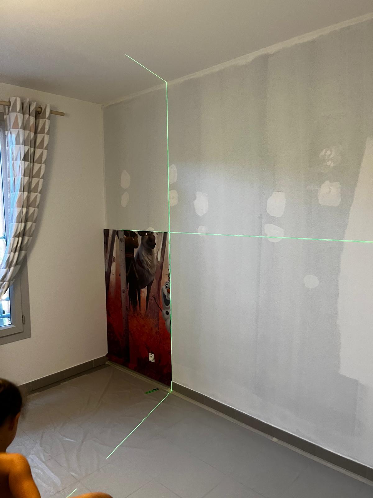 Pose papier peint grand format